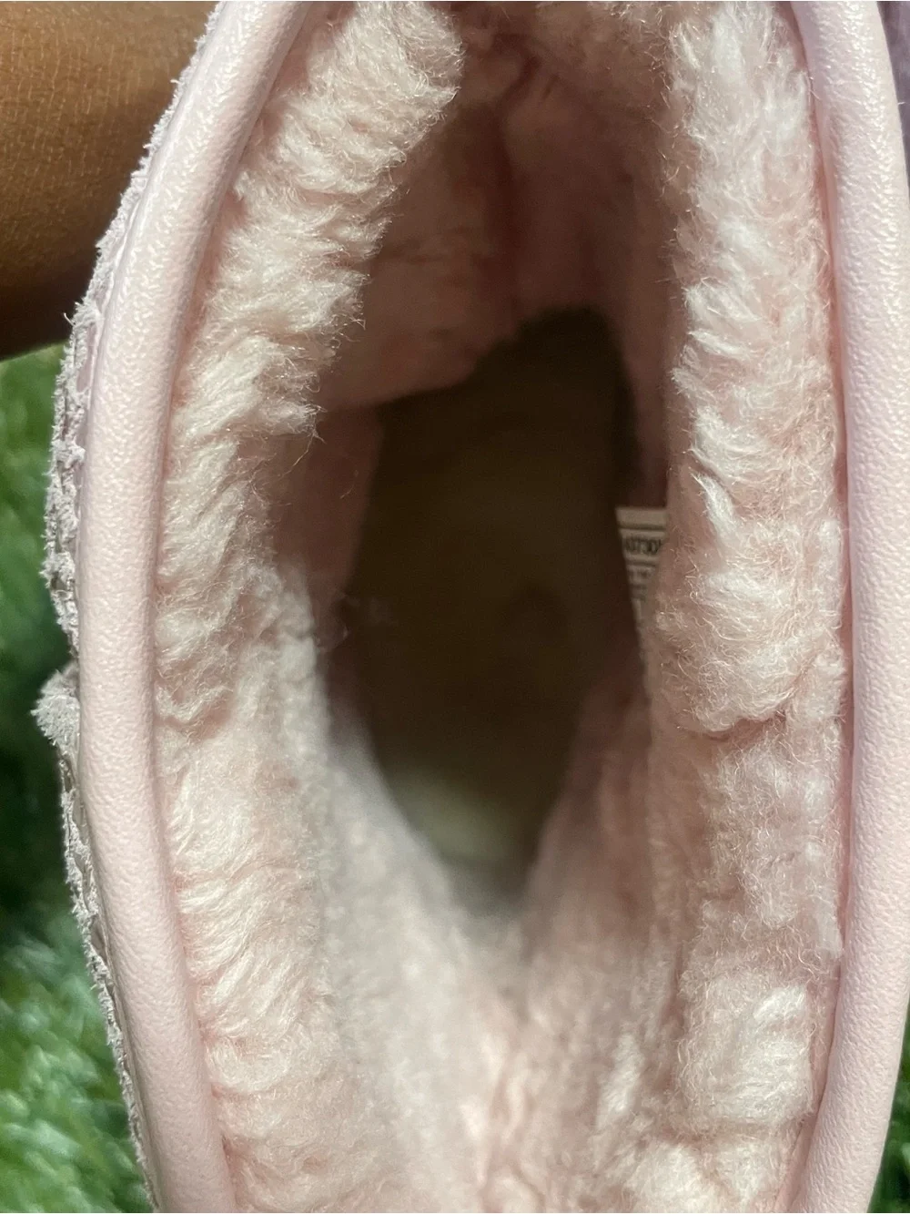 UGG Kids Classic II Gel Hearts Pink Boots Size 5 Girls 1143730K
